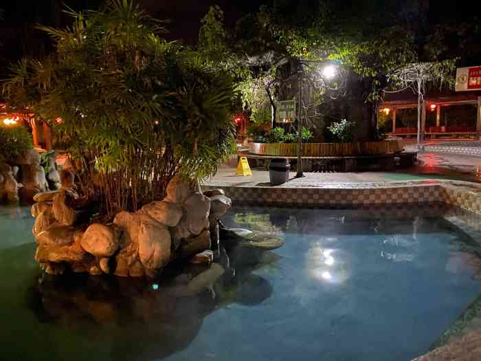 喜德阳光温泉大酒店-"晚上专程开到了这家喜德温泉酒店,好像还是.