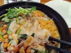 -爆炸头阿姨小四川正宗川味小吃(无任何分店)