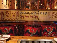 -老牌坊云南鱼豆花火锅(爱建店)
