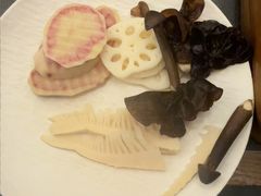 -牛YO寿喜烧·铁板烧和牛火锅自助(市府恒隆店)