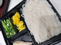 -新世界·过桥米线宴