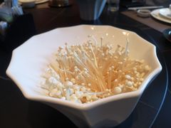 -鼎泰亨·海鲜牛肉餐厅(滨江店)