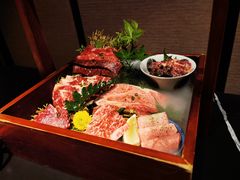-山川小町·极番烧肉(新地假日广场店)