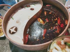 -三人行骨头王火锅(长寿店)