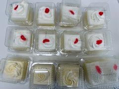 -红宝石·鲜奶小方·海派西点房(长阳店)