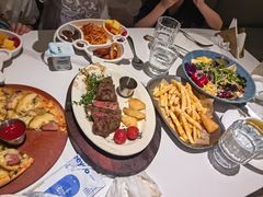 -芳草地西式融合餐厅(回龙窝店)