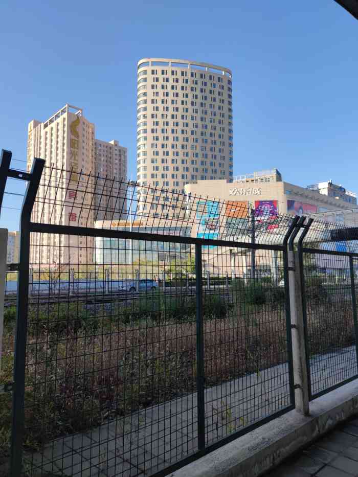 欢乐城-"地址在前进大街欢乐城,停车位不好找,有个."-大众点评移动版