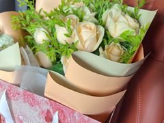 -何兮花店·气球派对鲜花店(马桥银春路万科城店)
