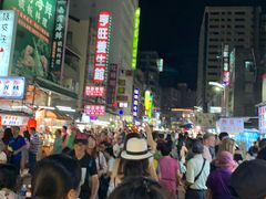 -六合夜市