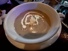 奶油蘑菇汤&nbsp;mushroom&nbsp;soup-MARU玛露音乐餐厅(大学路店)