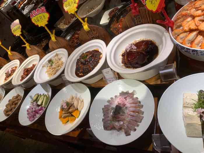 二十八里太湖船菜(吉祥路店)-"这家店的位置好神奇,在一个乡下的镇上
