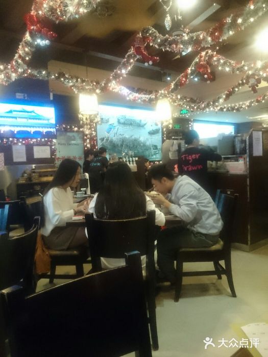 大头虾越式风味餐厅(光明广场店)大堂图片