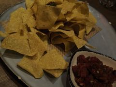 -FOUR PLAY BAR