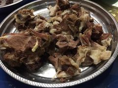 -玛拉沁艾力手把肉蒙餐