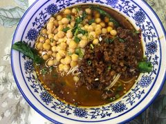 -渝之汇牛肉豌杂面