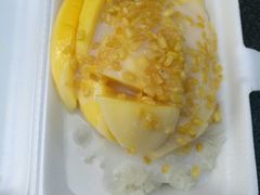 -芒果糯米饭摊子