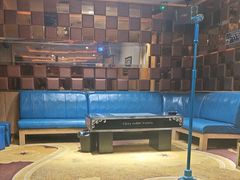 -蓝尊量贩(黄河路店)