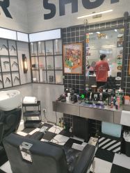 -Devilhands Barbershop男士理容店