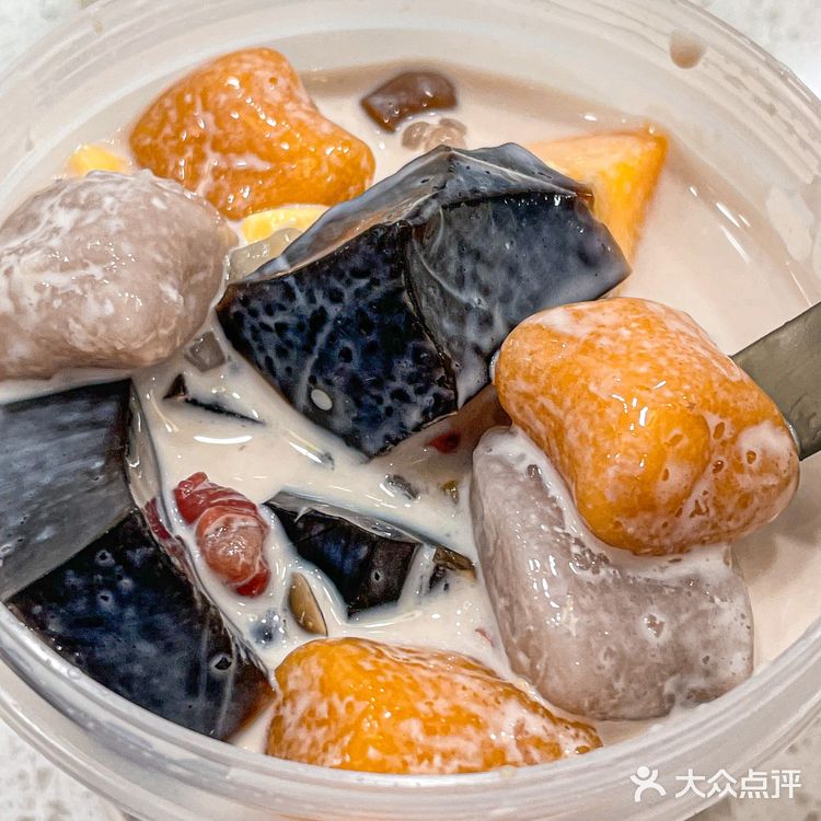 每次来新街口都会吃！芒果血糯米千层