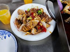 -宏兴烤鱼山庄(宣恩总店)