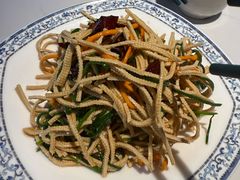 沙葱拌豆腐丝-真食净香居·内蒙烧麦(亚运村店)