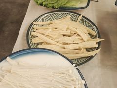 -霄汉牛三鲜湖北砂锅菜(万松园2店)