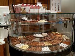 面包甜点陈列柜-Laderach 莱德拉(上海环贸iapm店)