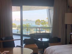 -上海滴水湖皇冠假日酒店