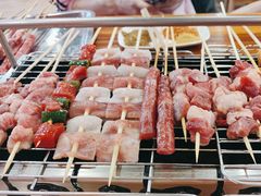 -哈尔滨小酒馆·鲜肉现穿自助烧烤(康新花园店)