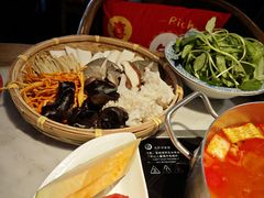 -尚尚仙·酸汤猪手·猪肚鸡火锅(华联万柳购物中心店)