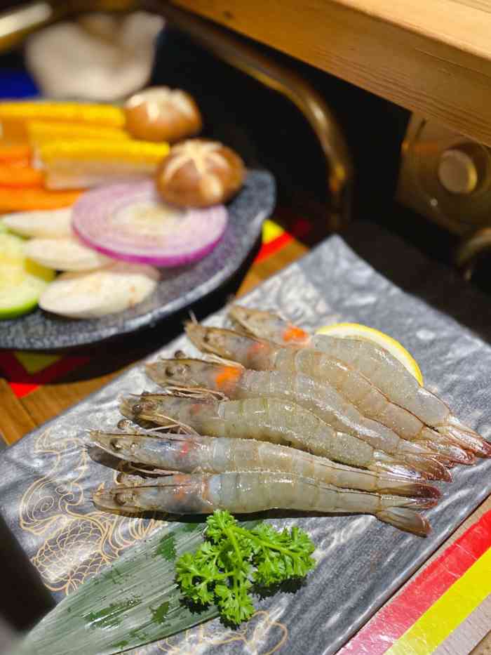 烧江南烤肉(富阳鹿山时代店)-"[薄荷]环境:出门就是江边,吃完看看富.