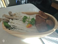 -左庭右院鲜牛肉火锅(浦江欢乐颂店)