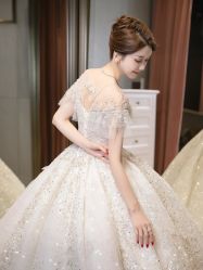 -不晚国际婚纱礼服