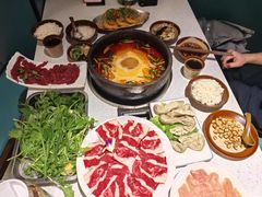 -贵府酸汤牛肉火锅·贵州老字号(飞山街店)