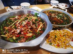 -兔行天下-鸿鹤鲜锅兔(中海国际店)