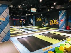 -反弹蹦床公园·亲子乐园·团建·派对(青岛融创茂店)