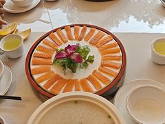 三文鱼一鱼五吃-醉美东江·三文鱼·烧鸡公