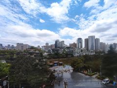 -包整·丝娃娃(一览甲秀楼风景店)