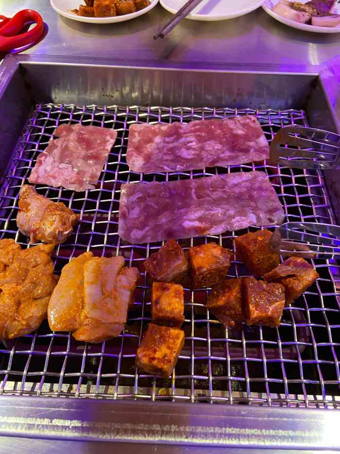 小猪羚蓓川式自助烤肉-"坐标:印象济南南门附近口味:大部分肉类.