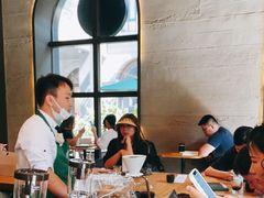 靠窗位-星巴克臻选(福州东百中心分店)