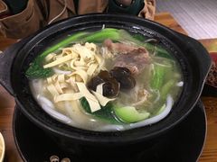 -丽虹云南过桥米线(兴工街店)