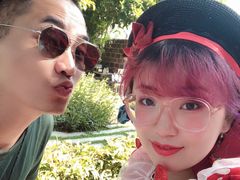 -Chom Cafe and Restaurant