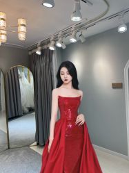 -衣贝姿婚纱礼服馆