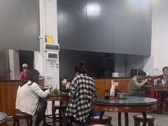 -容里煲仔饭(利丰北路店)