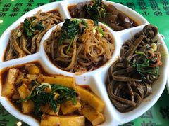 小吃五拼-令氏家外家周秦食府(高新店)