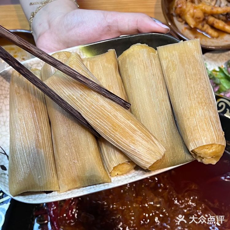 他家的老火锅味道真的是又辣又爽，特别好吃。