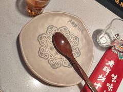 -老牌坊云南鱼豆花火锅(哈西万达店)