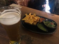 玉米片配牛油果-Blarney Stone巧言石爱尔兰酒吧