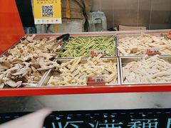 -满巍明生炸鸡架(杭州来福士店)