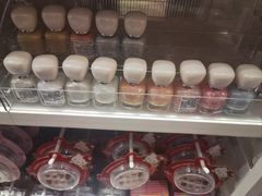 -名创优品(北京新中关购物中心地铁层店)